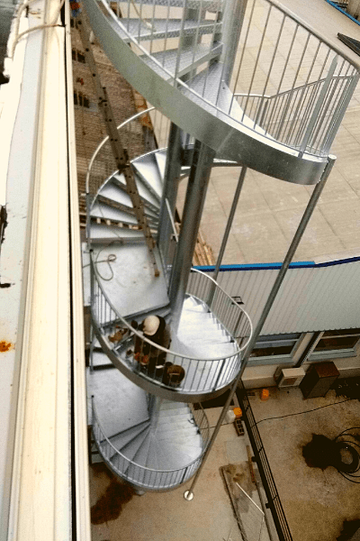 escalier-helicoidal-esca-ouest-pose (6)